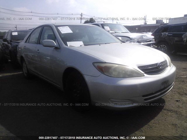 4T1BF32K92U521104 - 2002 TOYOTA CAMRY LE/XLE/SE Күміс фото 1