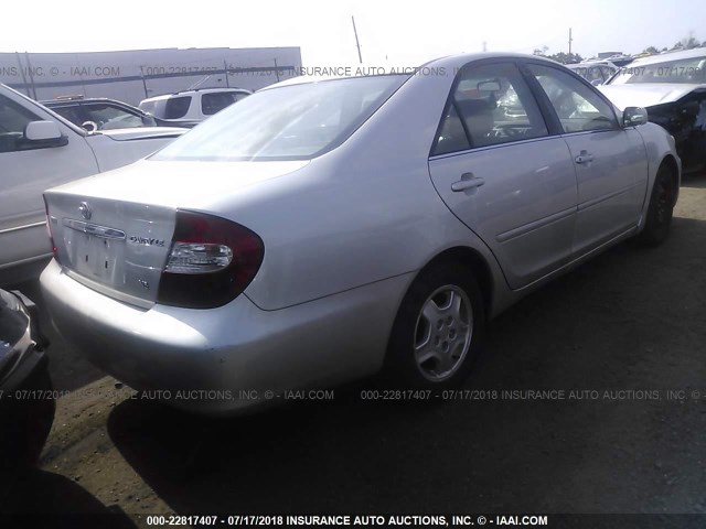 4T1BF32K92U521104 - 2002 TOYOTA CAMRY LE/XLE/SE Күміс фото 4