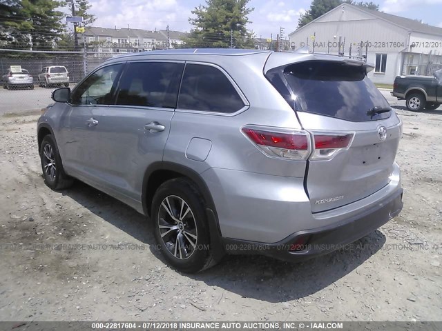 5TDJKRFH0GS263340 - 2016 TOYOTA HIGHLANDER XLE Сріблястий фото 3
