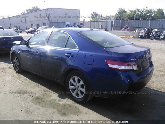 4T4BF3EK7BR090179 - 2011 TOYOTA CAMRY SE/LE/XLE 蓝色 照片 3