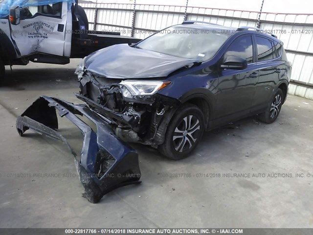 JTMZFREV0GJ079446 - 2016 TOYOTA RAV4 LE GRAY photo 2