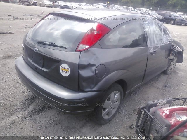 1FAHP31N57W268114 - 2007 FORD FOCUS ZX3/S/SE/SES GRAY photo 4