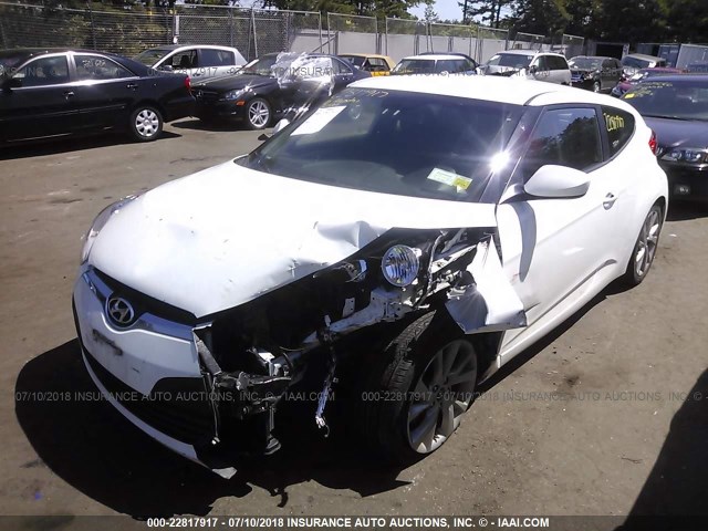 KMHTC6AD1GU264769 - 2016 HYUNDAI VELOSTER WHITE photo 2