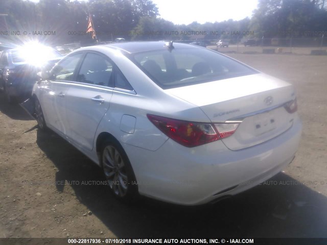 5NPEC4AB4DH690672 - 2013 HYUNDAI SONATA SE/LIMITED WHITE photo 3