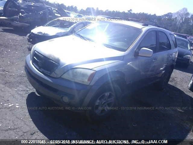 KNDJD733335172490 - 2003 KIA SORENTO EX/LX SILVER photo 2