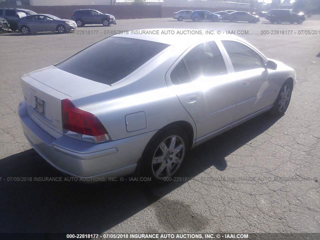 YV1RS592452479337 - 2005 VOLVO S60 2.5T GRAY photo 4