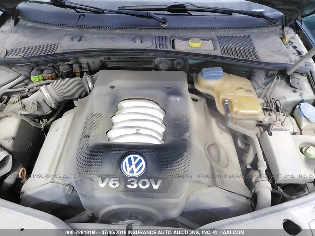 WVWRH63B02P138163 - 2002 VOLKSWAGEN PASSAT GLX GREEN photo 10