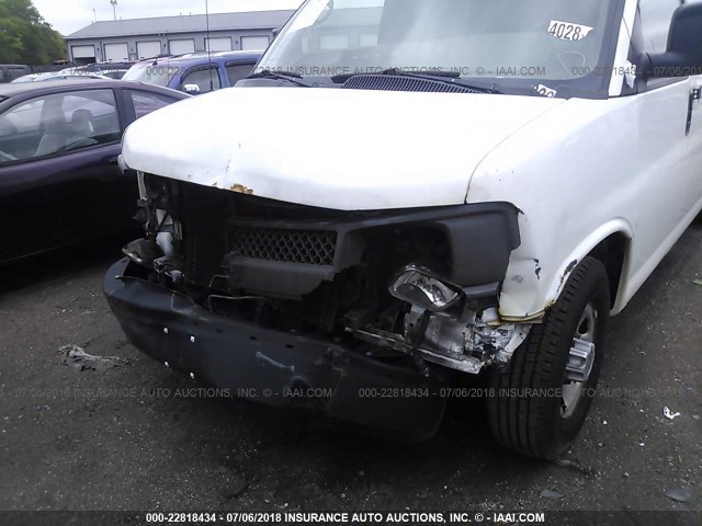 1GCGG29C491130258 - 2009 CHEVROLET EXPRESS G2500  WHITE photo 6