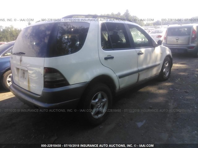 4JGAB54E9XA054799 - 1999 MERCEDES-BENZ ML 320 WHITE photo 4