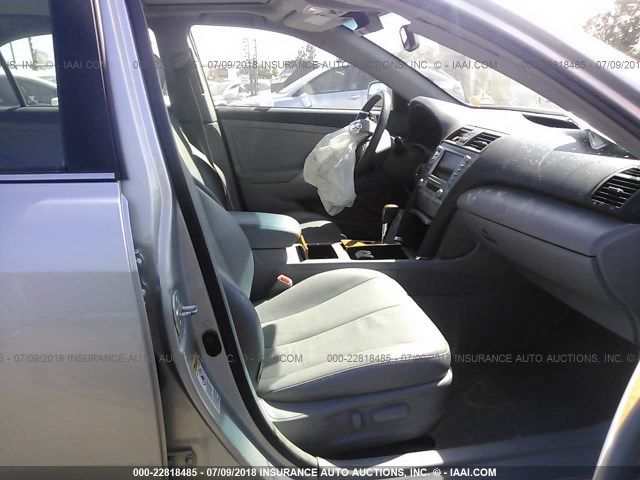 4T1BK46K67U002885 - 2007 TOYOTA CAMRY NEW GENERAT LE/XLE/SE SILVER photo 5