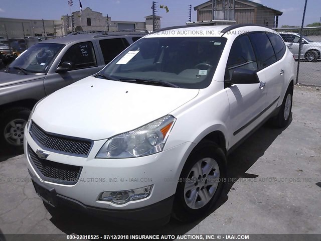 1GNLVEED9AJ220408 - 2010 CHEVROLET TRAVERSE LS WHITE photo 2