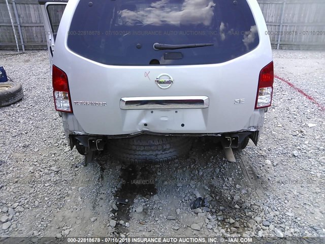 5N1AR18U67C602896 - 2007 NISSAN PATHFINDER LE/SE/XE SILVER photo 6