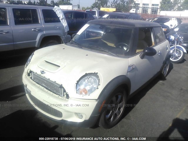 WMWMF735X8TV39488 - 2008 MINI COOPER S WHITE photo 2