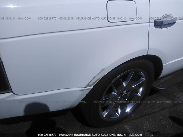 SALME11464A150150 - 2004 LAND ROVER RANGE ROVER HSE WHITE photo 6