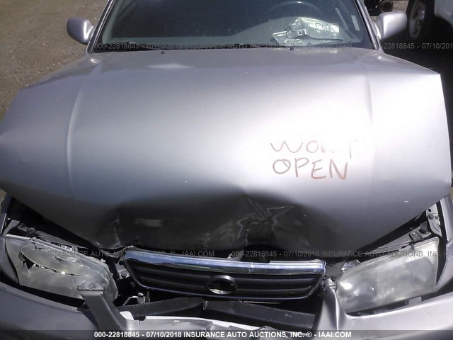 JT2BF28K810307905 - 2001 TOYOTA CAMRY LE/XLE TAN photo 10