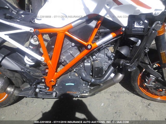 VBKV39409GM941864 - 2016 KTM 1290 SUPER DUKE R WHITE photo 8