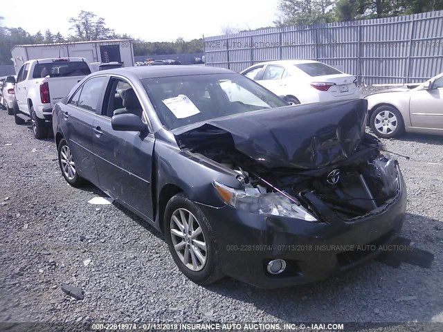 4T1BF3EK3BU195053 - 2011 TOYOTA CAMRY SE/LE/XLE GRAY photo 1