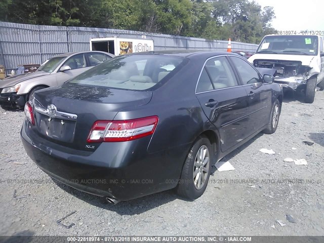 4T1BF3EK3BU195053 - 2011 TOYOTA CAMRY SE/LE/XLE GRAY photo 4