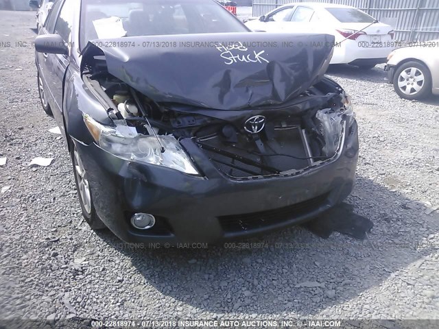 4T1BF3EK3BU195053 - 2011 TOYOTA CAMRY SE/LE/XLE GRAY photo 6