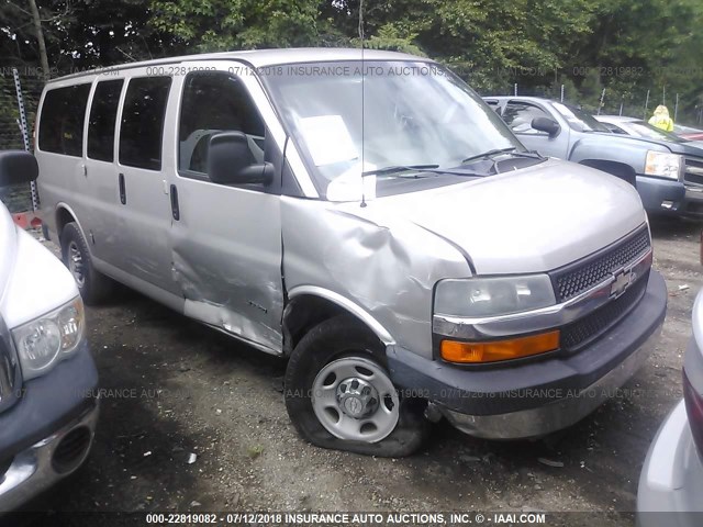 1GAHG35U261247429 - 2006 CHEVROLET EXPRESS G3500  SILVER photo 1