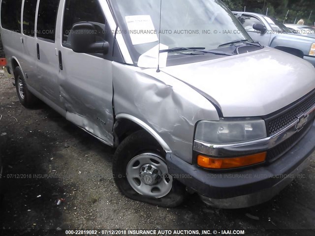 1GAHG35U261247429 - 2006 CHEVROLET EXPRESS G3500  SILVER photo 6