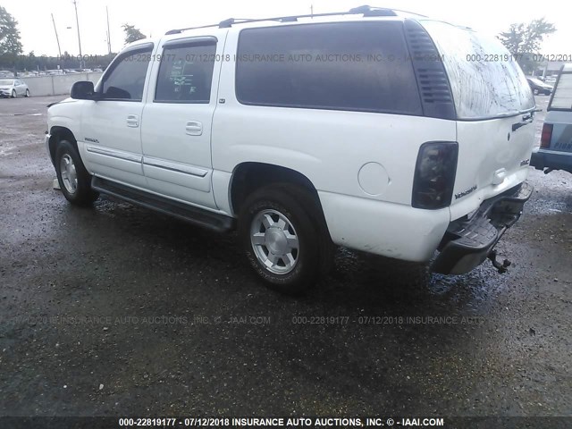 3GKEC16Z55G103625 - 2005 GMC YUKON XL C1500 WHITE photo 3