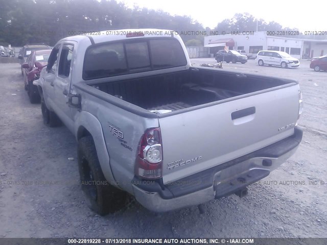 3TMLU42N88M019681 - 2008 TOYOTA TACOMA DOUBLE CAB ვერცხლისფერი ფოტო 3