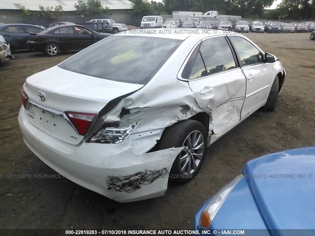 4T1BF1FK9FU080594 - 2015 TOYOTA CAMRY LE/XLE/SE/XSE WHITE photo 4