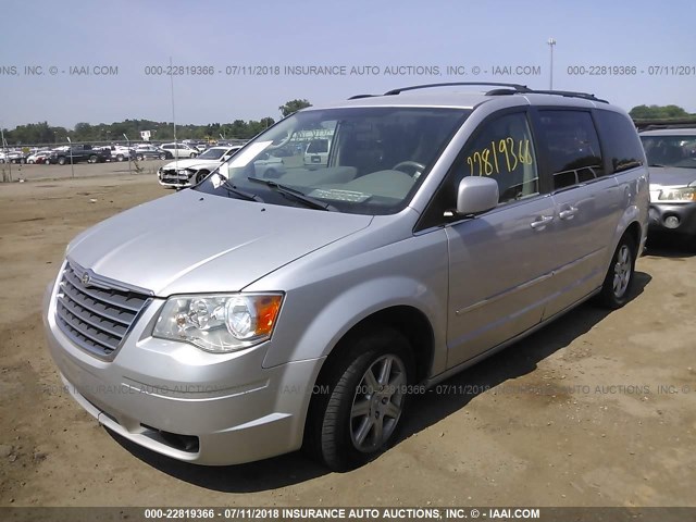 2A4RR5D18AR392742 - 2010 CHRYSLER TOWN & COUNTRY TOURING SILVER photo 2