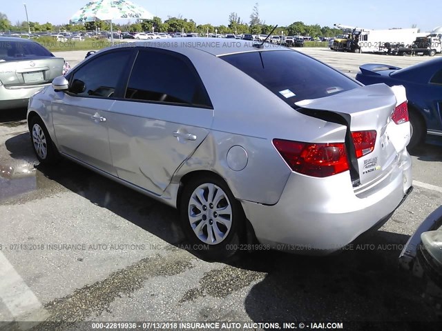 KNAFU4A25D5670445 - 2013 KIA FORTE EX SILVER photo 3