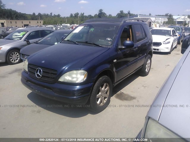 4JGAB72E2XA092213 - 1999 MERCEDES-BENZ ML 430 蓝色 照片 2