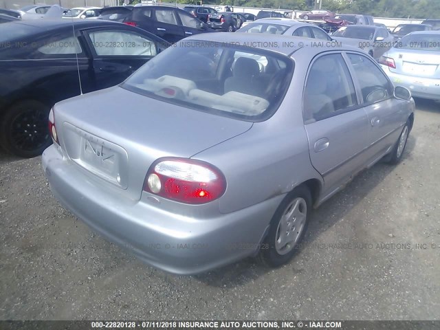 KNAFB121915041003 - 2001 KIA SEPHIA LS GRAY photo 4