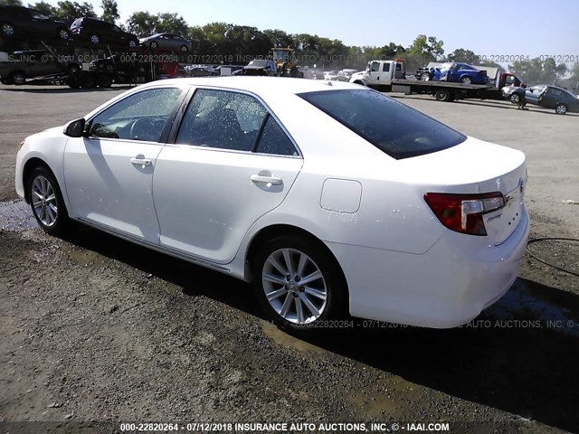 4T1BF1FK5CU608000 - 2012 TOYOTA CAMRY SE/LE/XLE WHITE photo 3