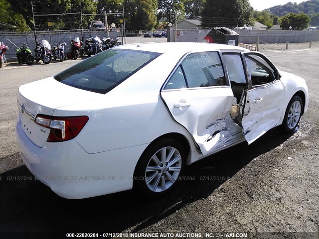 4T1BF1FK5CU608000 - 2012 TOYOTA CAMRY SE/LE/XLE WHITE photo 4