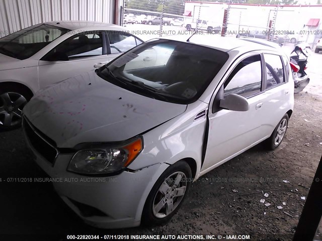 KL1TG6DE8BB148946 - 2011 CHEVROLET AVEO LT WHITE photo 2