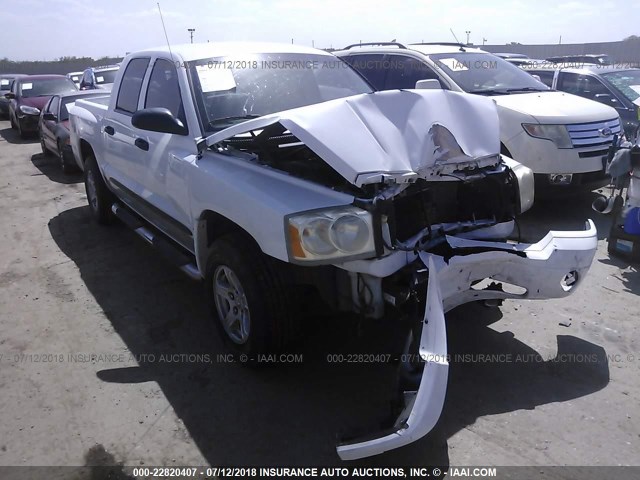 1D7HE48N06S624069 - 2006 DODGE DAKOTA QUAD SLT WHITE photo 1