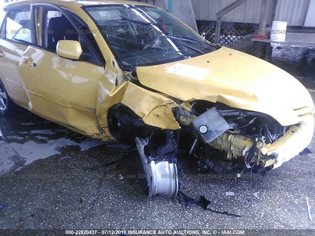 JM1BK143341165117 - 2004 MAZDA 3 HATCHBACK YELLOW photo 1