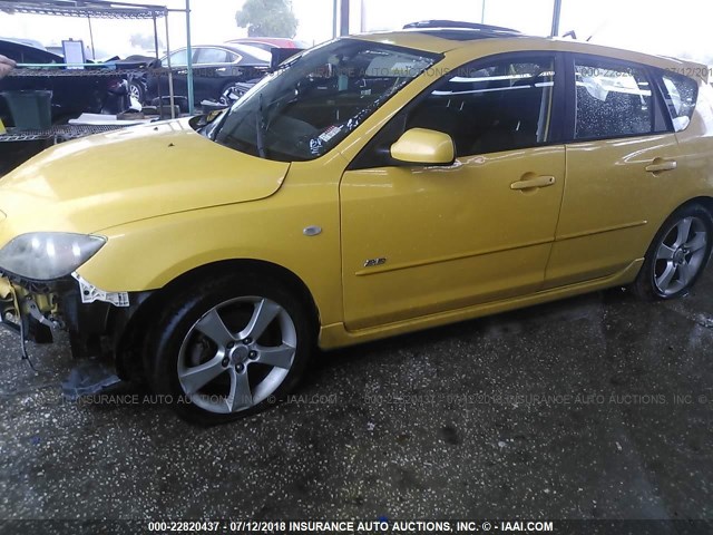 JM1BK143341165117 - 2004 MAZDA 3 HATCHBACK YELLOW photo 2