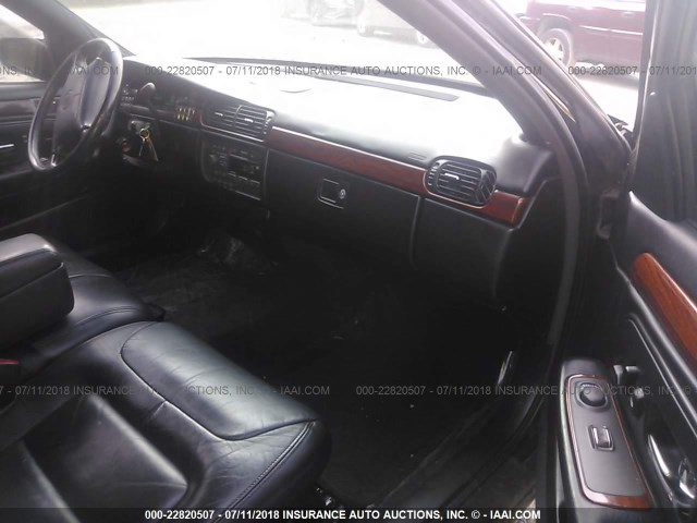 1GEEH90Y9XU550378 - 1999 CADILLAC COMMERCIAL CHASSI  BLACK photo 5