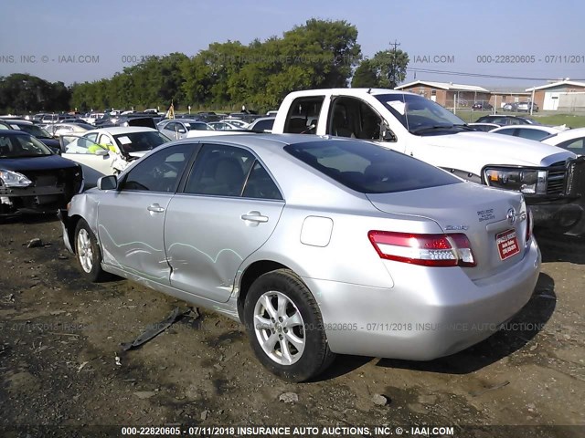 4T1BF3EK1BU696605 - 2011 TOYOTA CAMRY SE/LE/XLE ვერცხლისფერი ფოტო 3