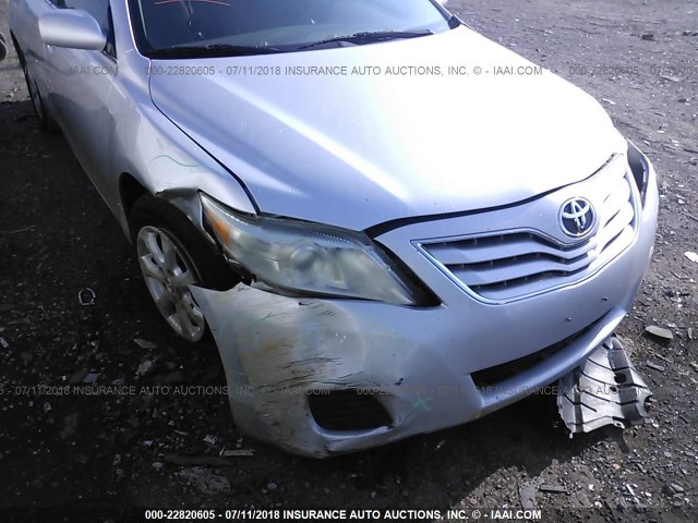 4T1BF3EK1BU696605 - 2011 TOYOTA CAMRY SE/LE/XLE ვერცხლისფერი ფოტო 6