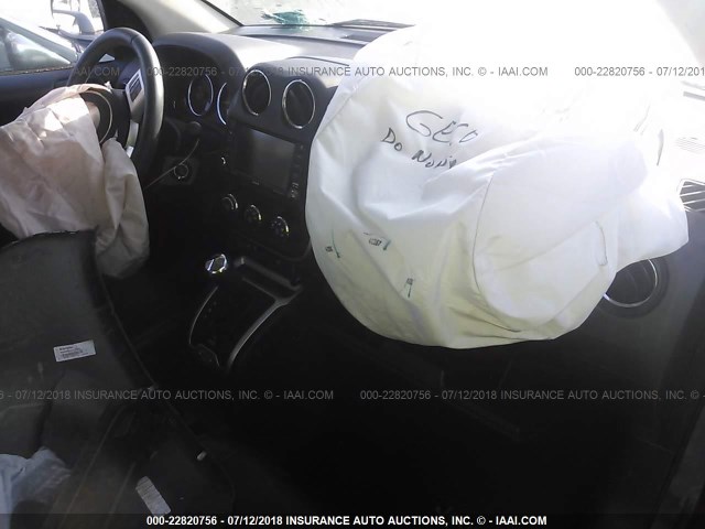 1C4NJCEA2GD575127 - 2016 JEEP COMPASS LATITUDE 灰色 照片 5