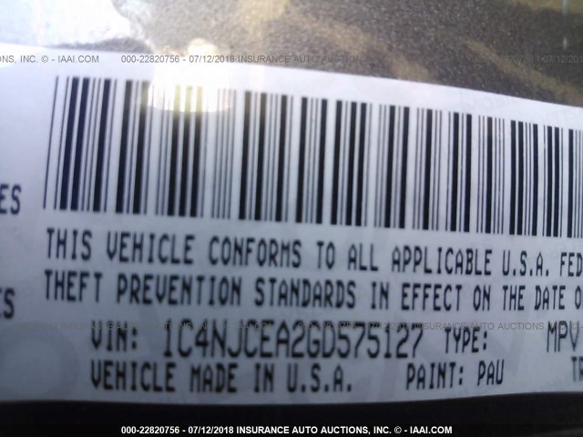 1C4NJCEA2GD575127 - 2016 JEEP COMPASS LATITUDE 灰色 照片 9