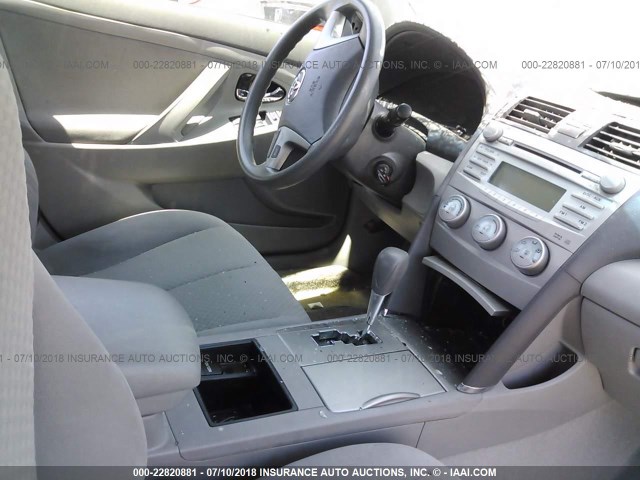 4T1BE46K68U247324 - 2008 TOYOTA CAMRY CE/LE/XLE/SE SILVER photo 5