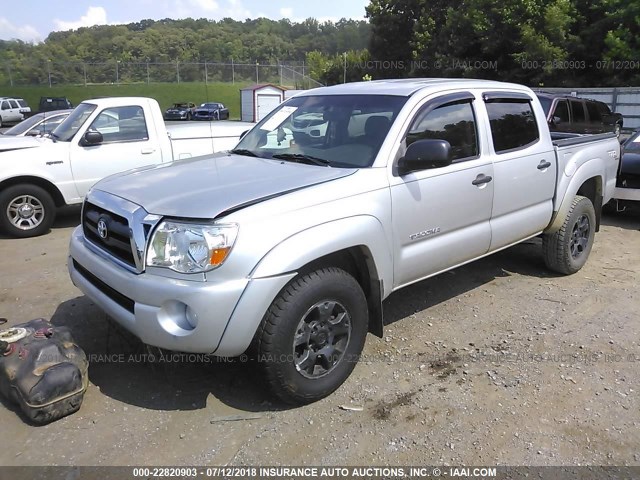5TELU42NX6Z218103 - 2006 TOYOTA TACOMA DOUBLE CAB ვერცხლისფერი ფოტო 2