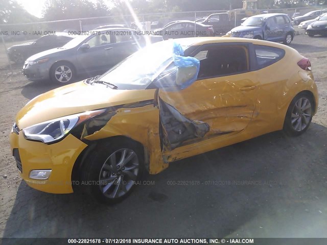 KMHTC6ADXHU306776 - 2017 HYUNDAI VELOSTER YELLOW photo 2