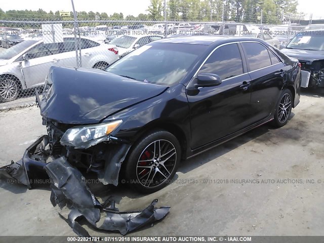 4T1BF1FK9EU309595 - 2014 TOYOTA CAMRY L/SE/LE/XLE შავი ფოტო 2