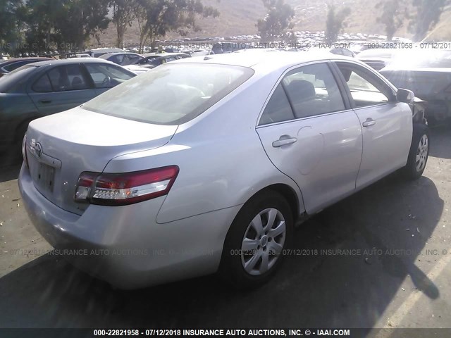 4T1BF3EK9BU759207 - 2011 TOYOTA CAMRY SE/LE/XLE ვერცხლისფერი ფოტო 4