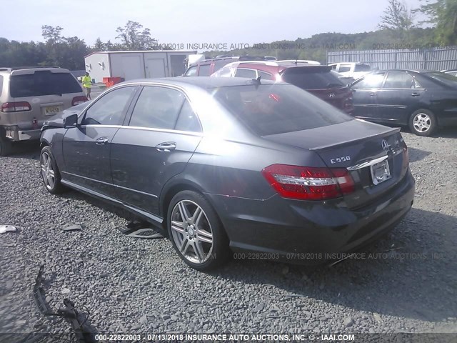 WDDHF9AB7AA145625 - 2010 MERCEDES-BENZ E 550 4MATIC GRAY photo 3