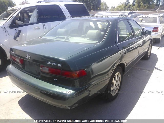 4T1BF28K1XU932070 - 1999 TOYOTA CAMRY LE/XLE GREEN photo 4